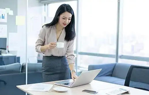 上海展翼装饰工程有限公司轮播图2